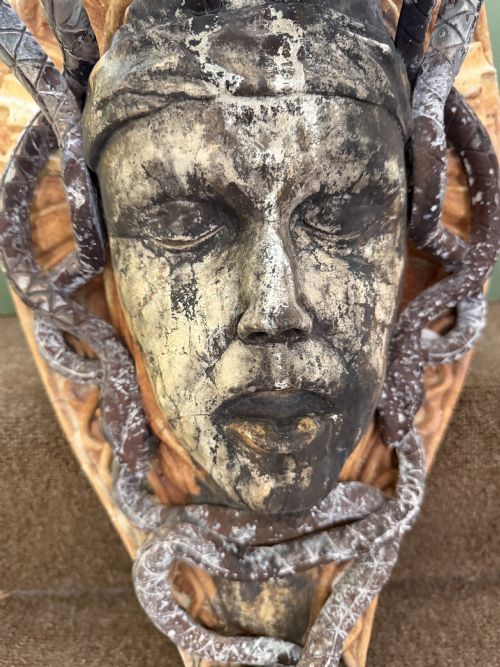 HIGHLY DECORATIVE EARLY C20TH CARVED STONE AND LEADMOUNTED MEDUSA HEAD WALLBRACKET - ADDITIONAL PHOTO 7