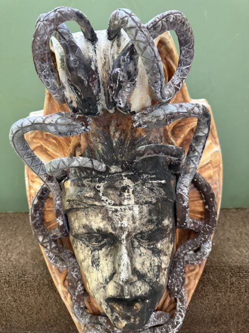 HIGHLY DECORATIVE EARLY C20TH CARVED STONE AND LEADMOUNTED MEDUSA HEAD WALLBRACKET - ADDITIONAL PHOTO 8