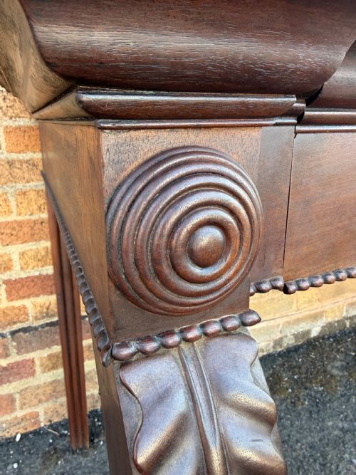 EARLY C19TH GEORGE IV PERIOD MAHOGANY SERVING TABLE OF IMPOSING SCALE AND BOLD DESIGN PROBABLY IRISH - ADDITIONAL PHOTO 3