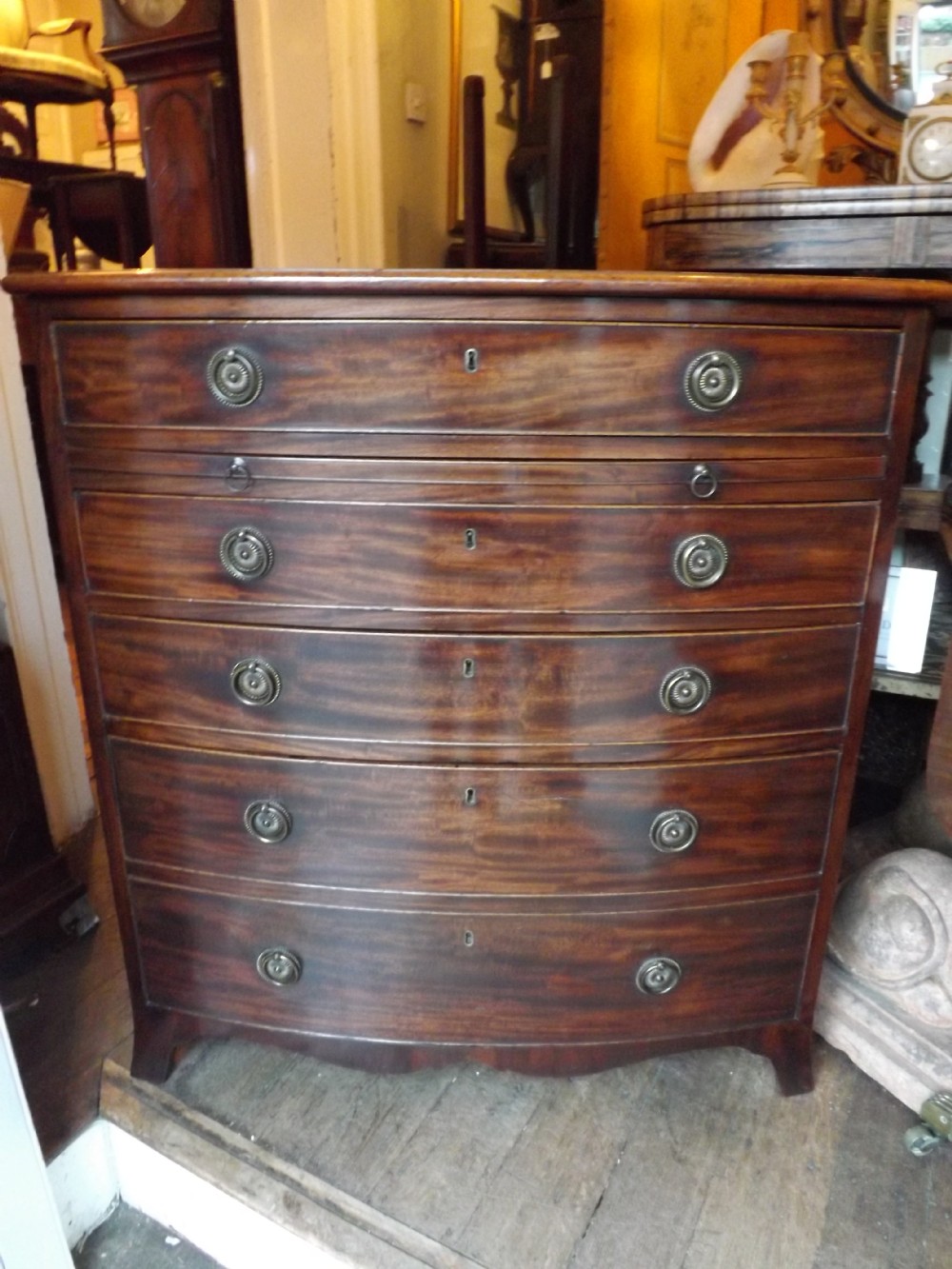 Early C19th George III period bow-front 'batchelors'-type chest of drawers.