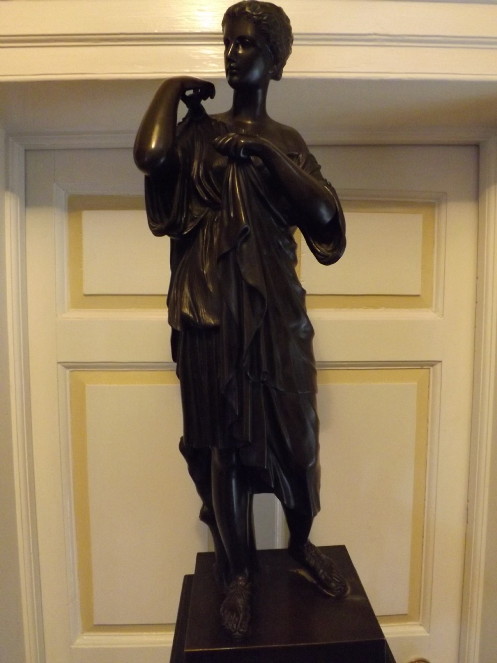 Large C19th bronze 'Grand Tour' souvenir bronze statue of 