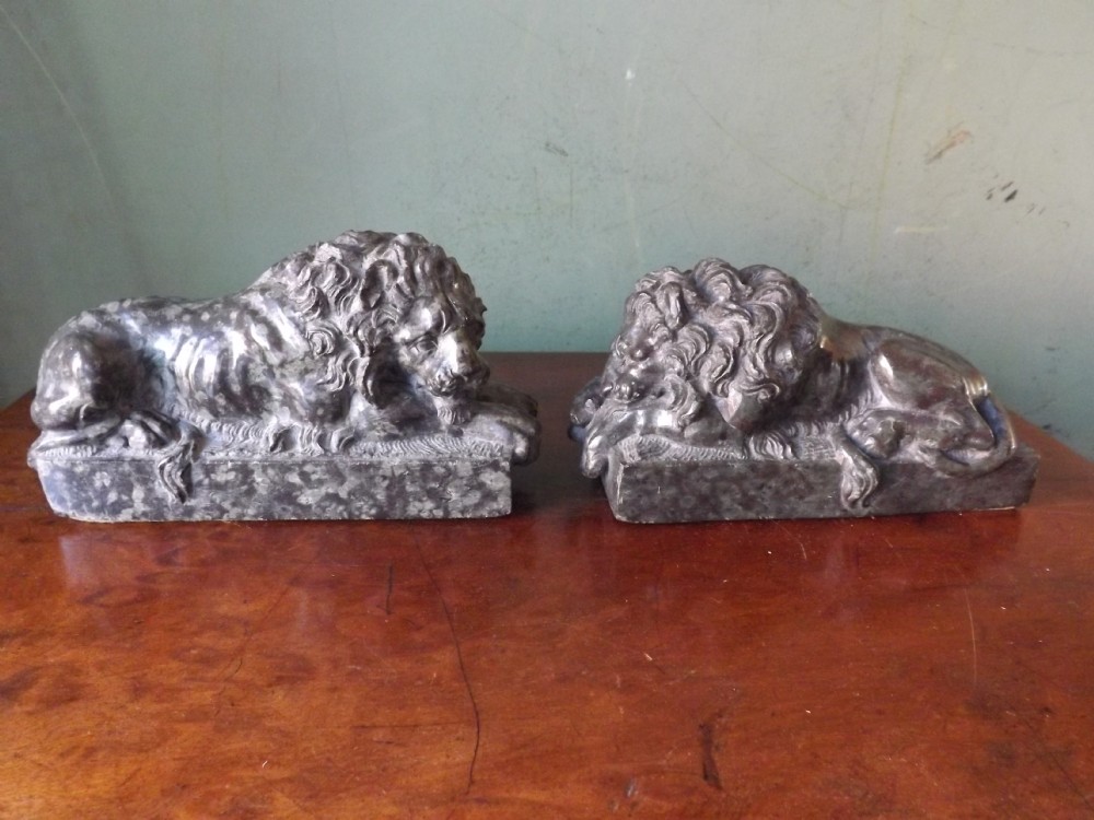 Pair of C19th Italian carved serpentine marble 'Grand Tour' souvenir lions. 