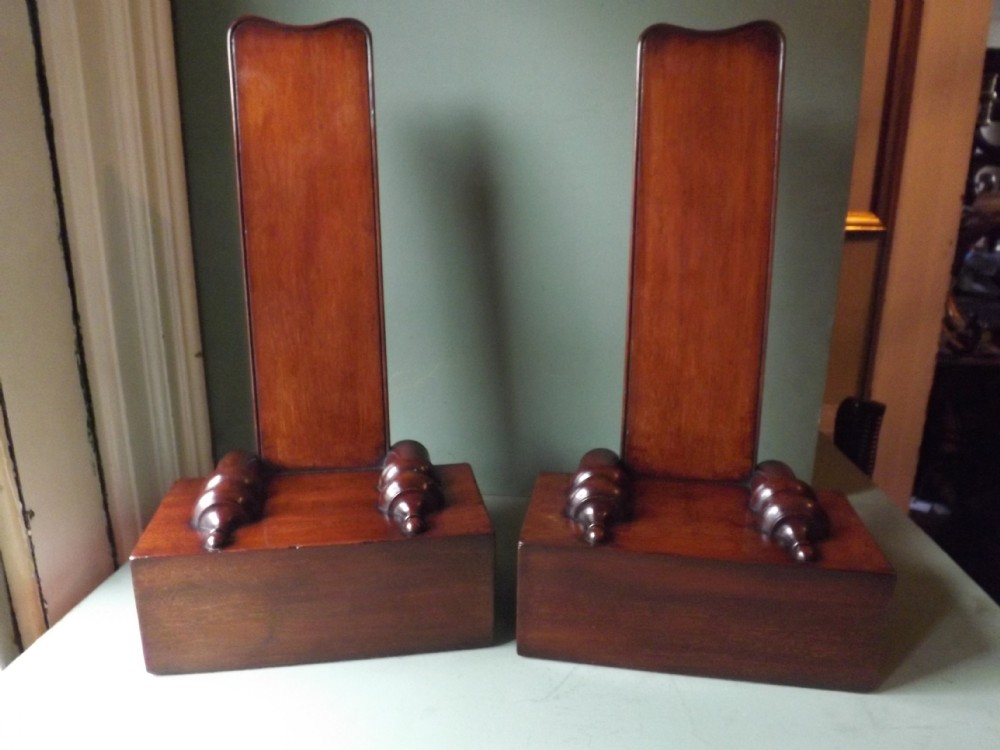 Rare pair of early C19th George IV period mahogany salver stands, almost certainly attributable to 