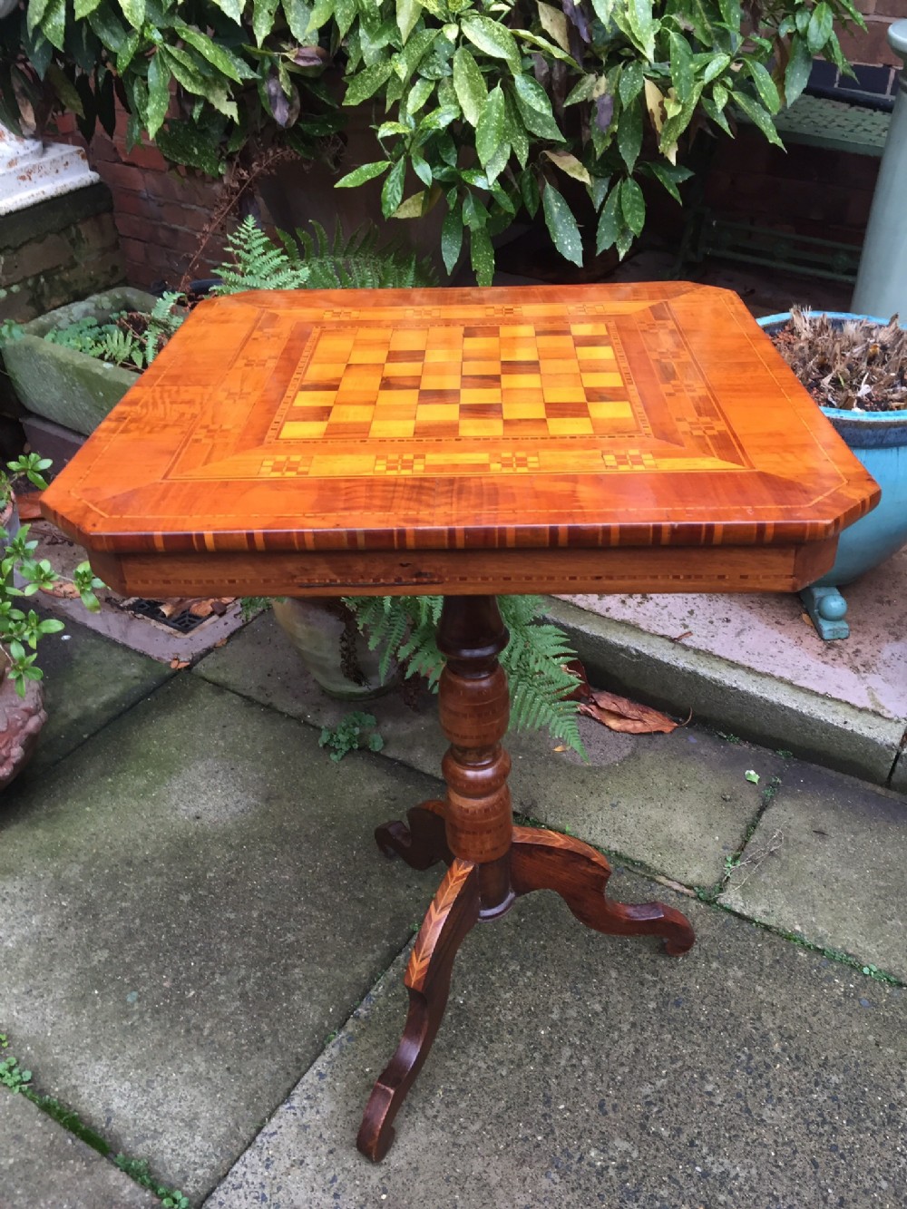 Late C19th Italian inlaid walnut and olive-wood games-top table