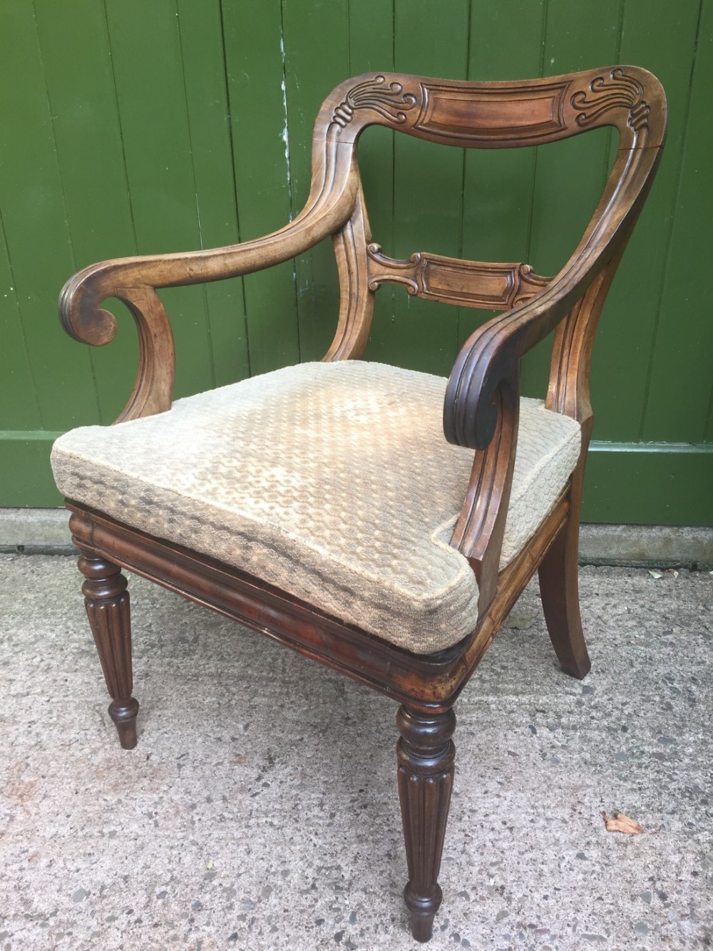 Early C19th George IV period mahogany desk armchair of substantial proportions in the manner of Gillows of Lancaster.