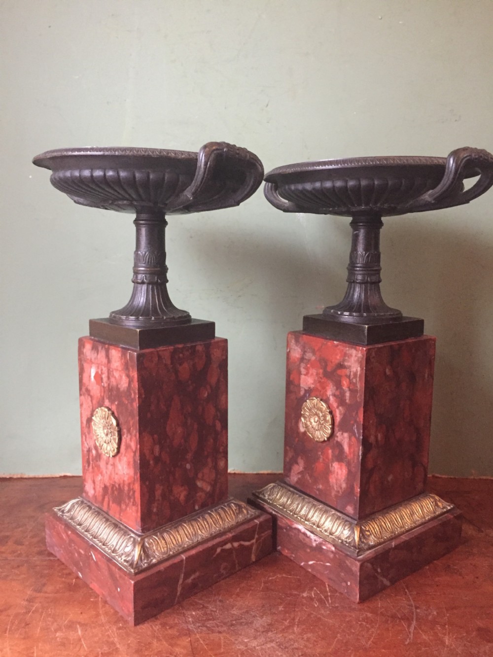 Pair of early C19th French neo-classical Empire design bronze Tazzas on ormolu-mounted rouge marble vases. View IX