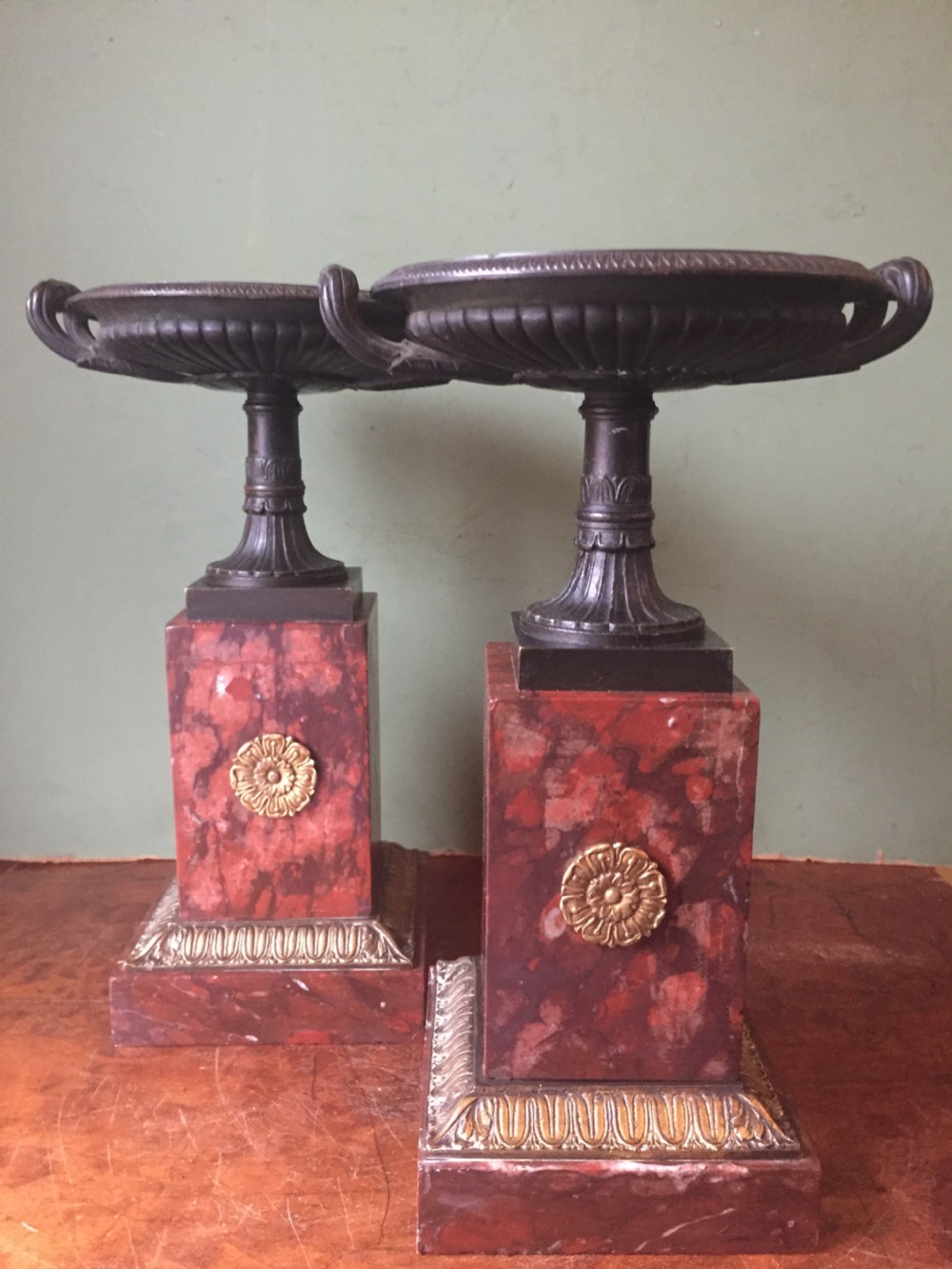 Pair of early C19th French neo-classical Empire design bronze Tazzas on ormolu-mounted rouge marble vases. View XVIII