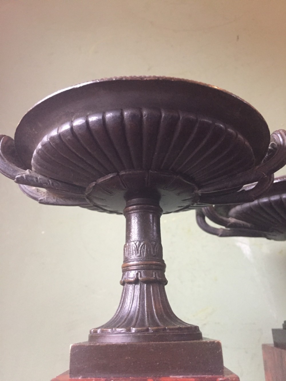 Pair of early C19th French neo-classical Empire design bronze Tazzas on ormolu-mounted rouge marble vases. View XXII