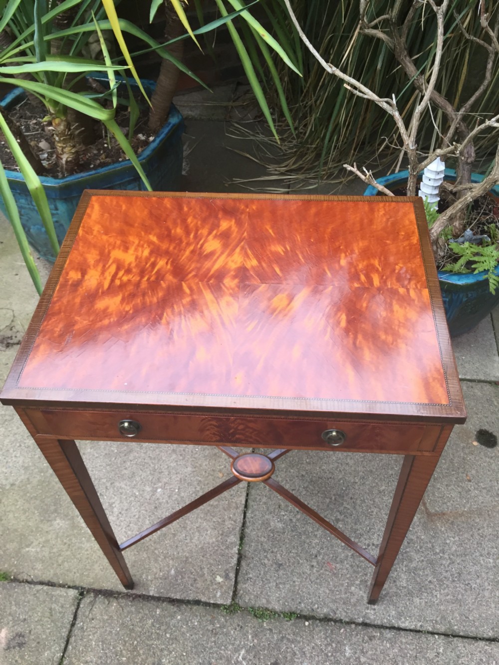 Fine quality late C19th satinwood side table in the late Georgian period style. View III