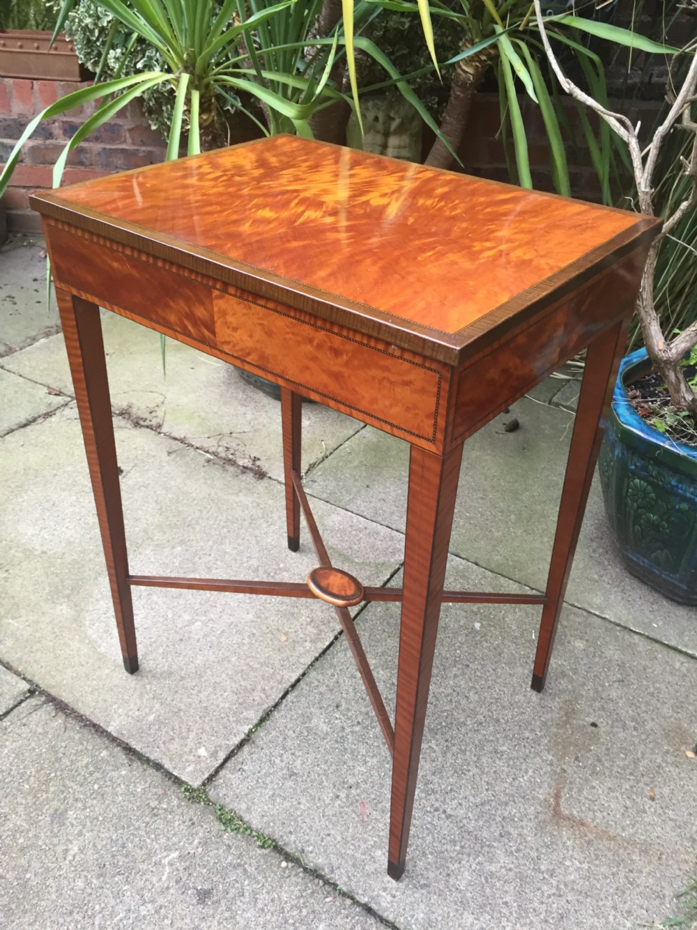 Fine quality late C19th satinwood side table in the late Georgian period style. View VII