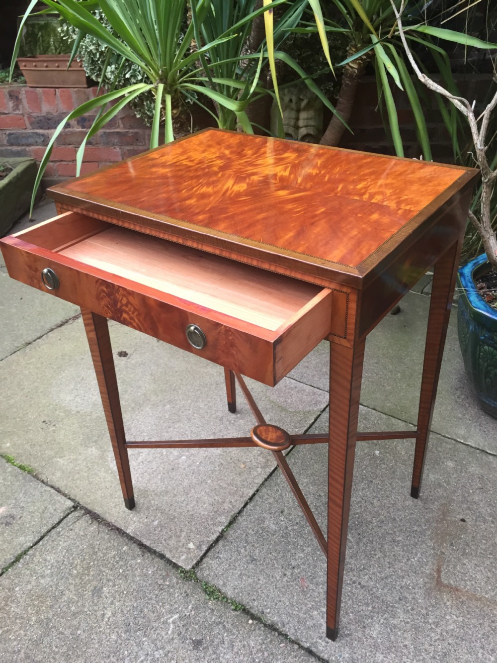 Fine quality late C19th satinwood side table in the late Georgian period style. View X