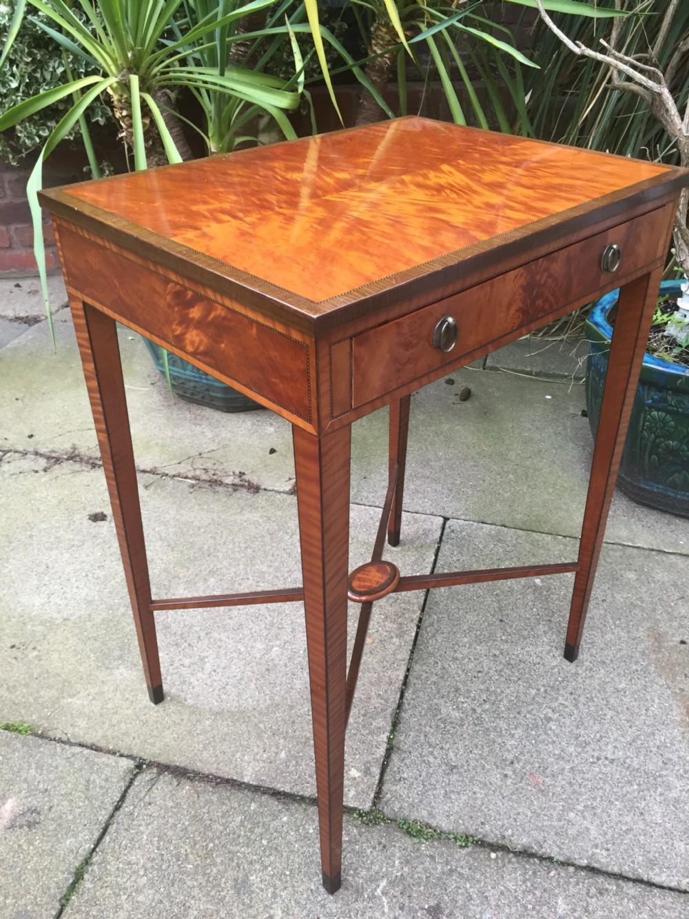 Fine quality late C19th satinwood side table in the late Georgian period style. View XII