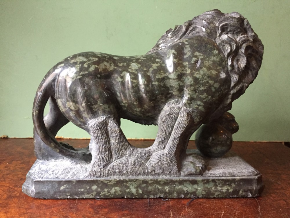 Fine pair of C19th Italian carved serpentine marble 'Grand Tour' souvenir models of the 