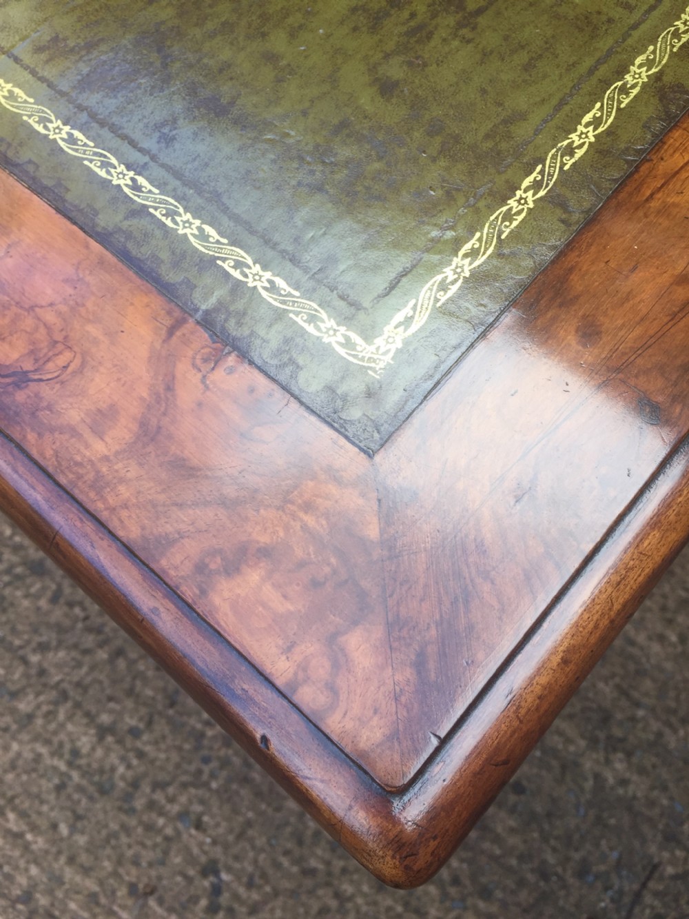 Exceptional quality mid-C19th Victorian burr-walnut pedestal desk of practical proportions. View IX