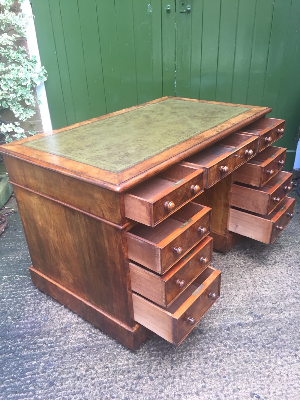 Exceptional quality mid-C19th Victorian burr-walnut pedestal desk of practical proportions. View XII