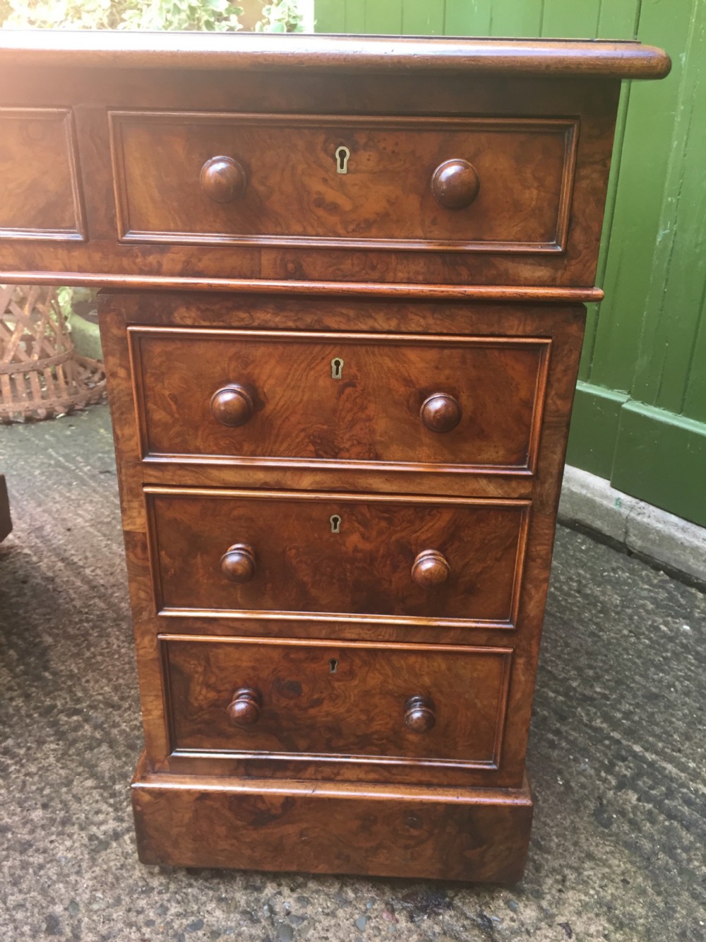 Exceptional quality mid-C19th Victorian burr-walnut pedestal desk of practical proportions. View XV