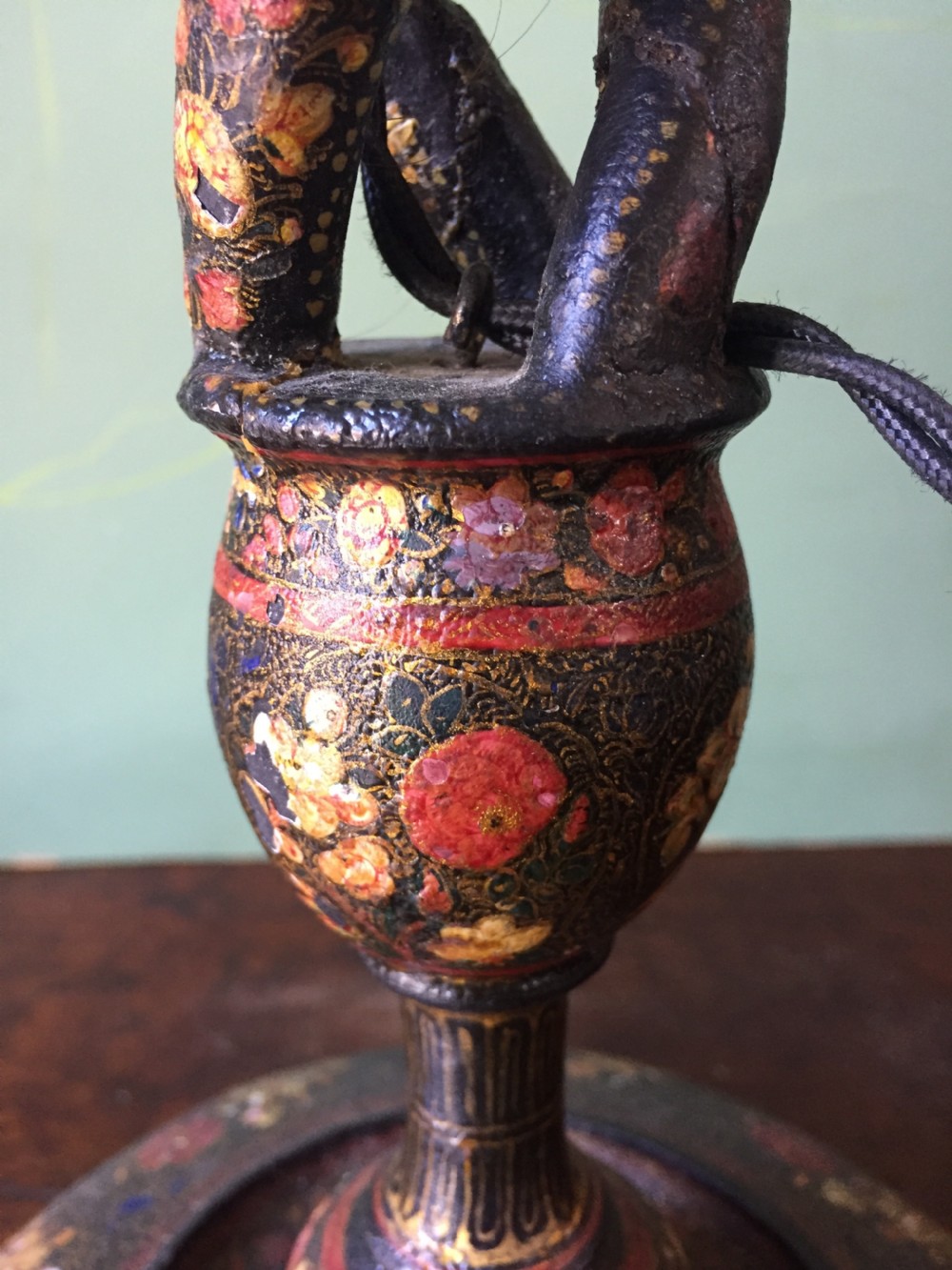 Late C19th Indian papier-mâché Kashmiri decorated table lamp. View X