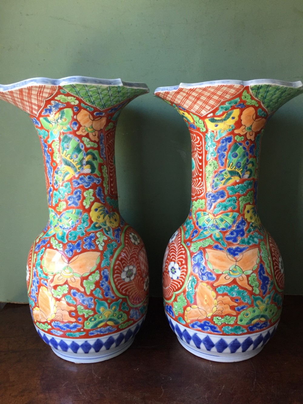 Pair of late C19th Japanese enamel decorated porcelain vases in stylised Imari palette, probably by Fukagawa factory of Tokyo. View XXI