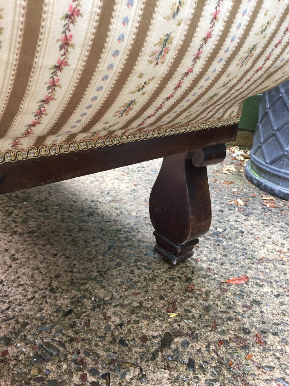 Early C19th Regency period mahogany scroll-end double-ended sofa of classically inspired design. View XIX