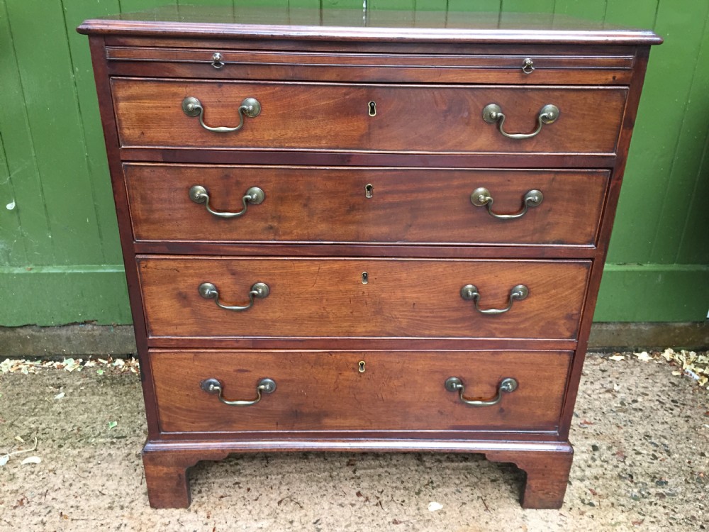 Late C18th George III period mahogany 'bachelor's' chest of drawers . View XIV