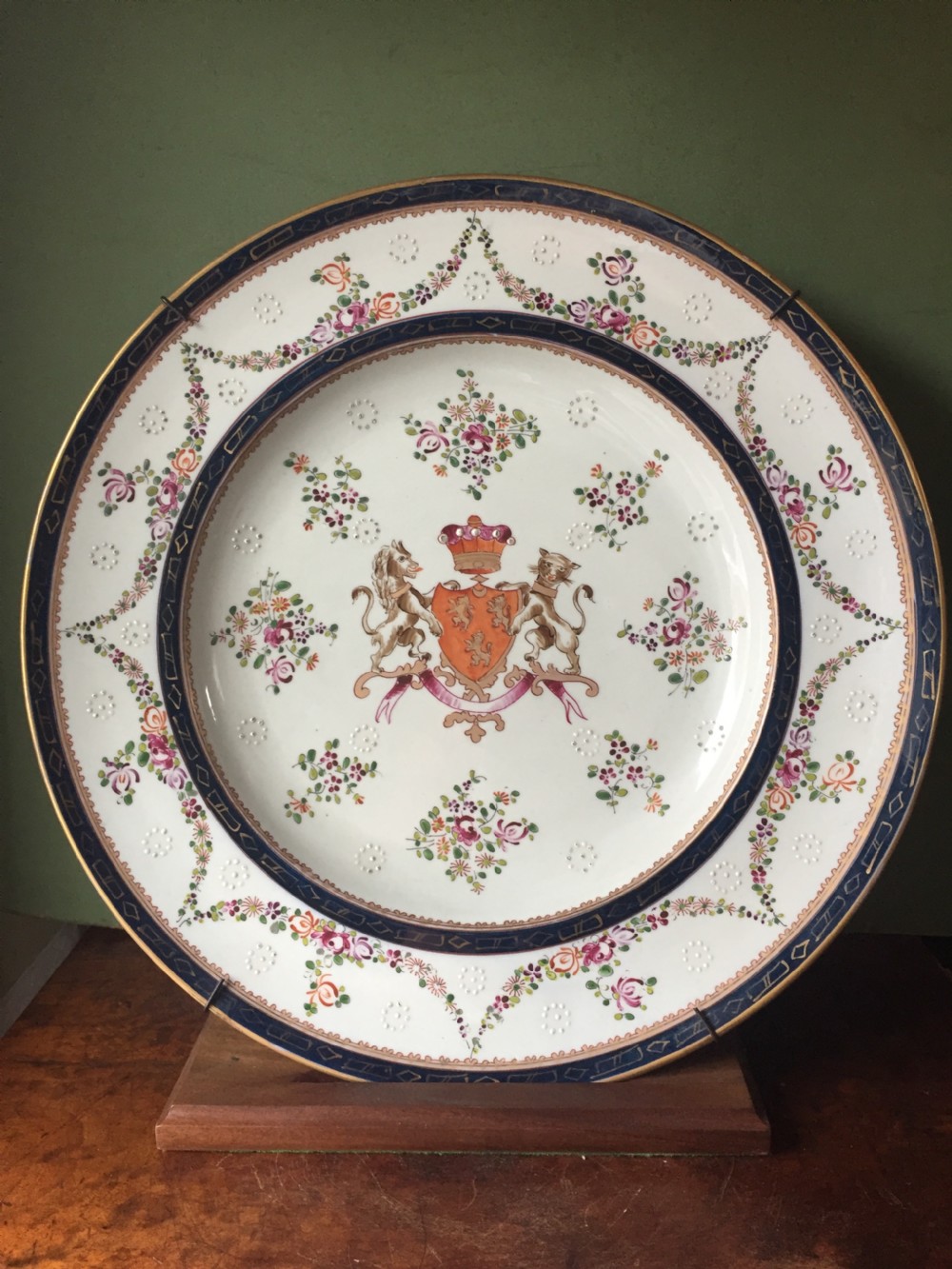 Large mid C19th Armorial porcelain dish by Samson of Paris in the C18th Chinese export style.