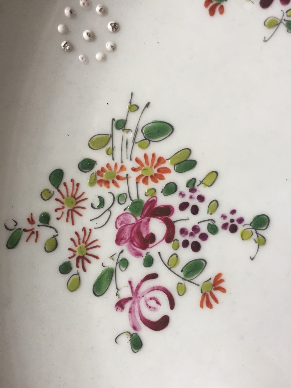 Large mid C19th Armorial porcelain dish by Samson of Paris in the C18th Chinese export style. View V