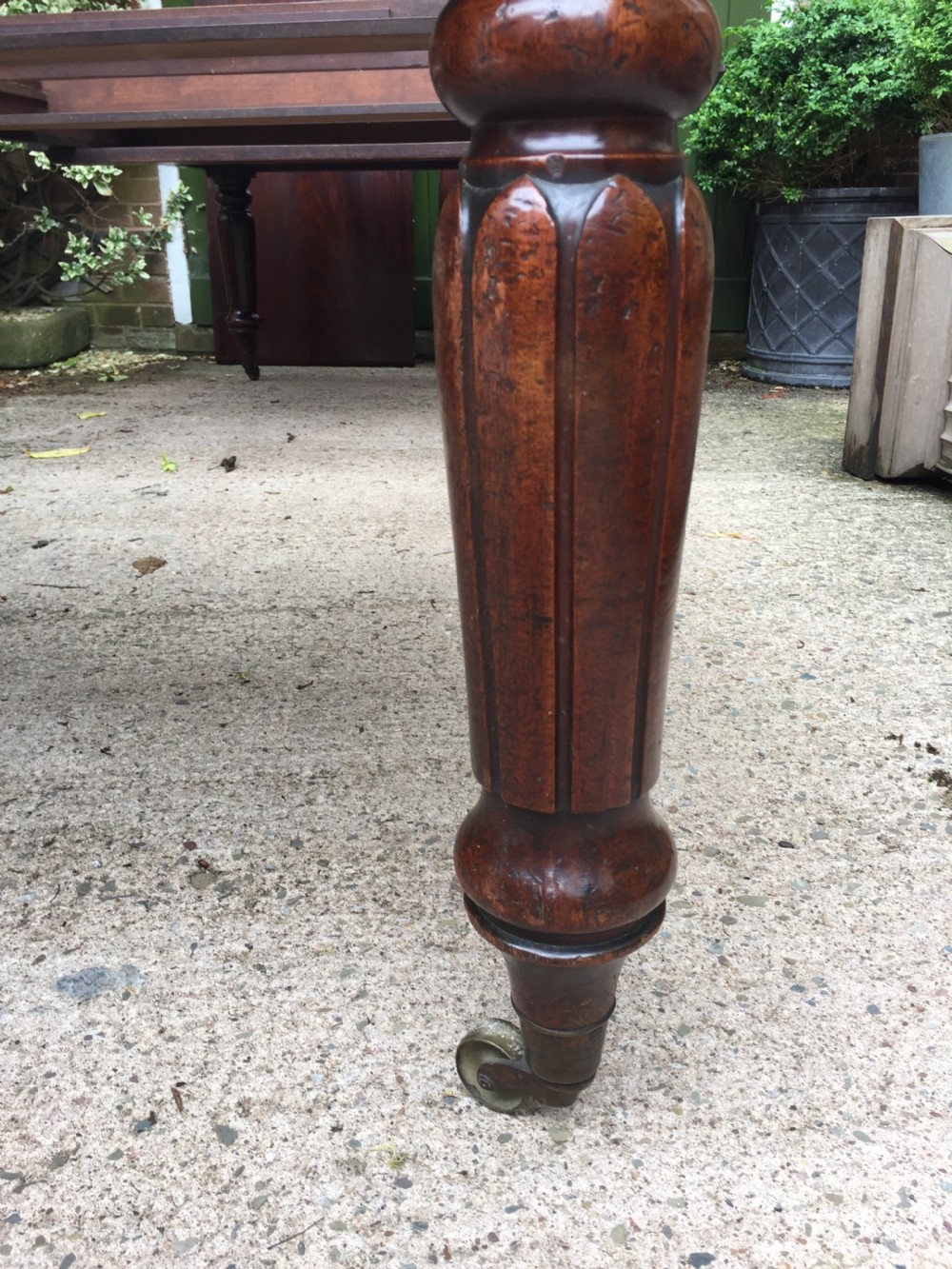Early C19th Regency period mahogany extending dining table with 3 original additional leaves . View XIII