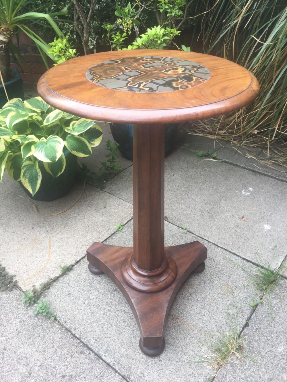 Decorative C19th William IV period mahogany occasional or lamp table with rare and unusual inset specimen marble 