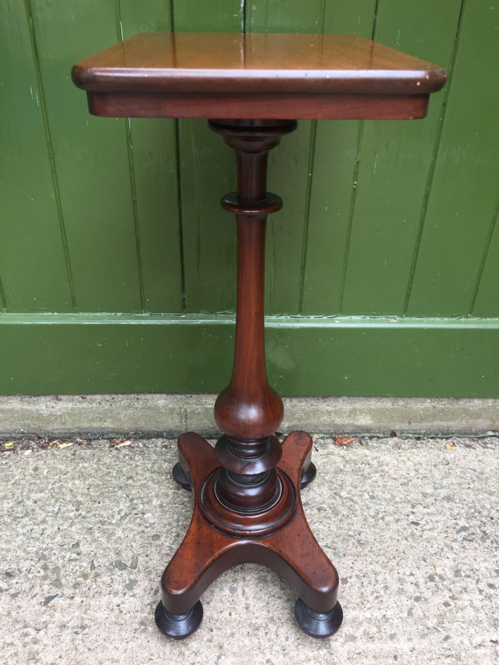 Mid C19th mahogany rectangular top lamp or occasional table of small proportions. View IV