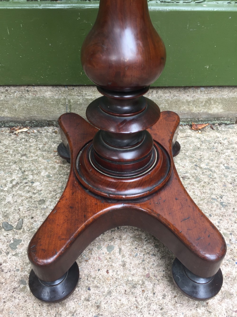 Mid C19th mahogany rectangular top lamp or occasional table of small proportions. View V