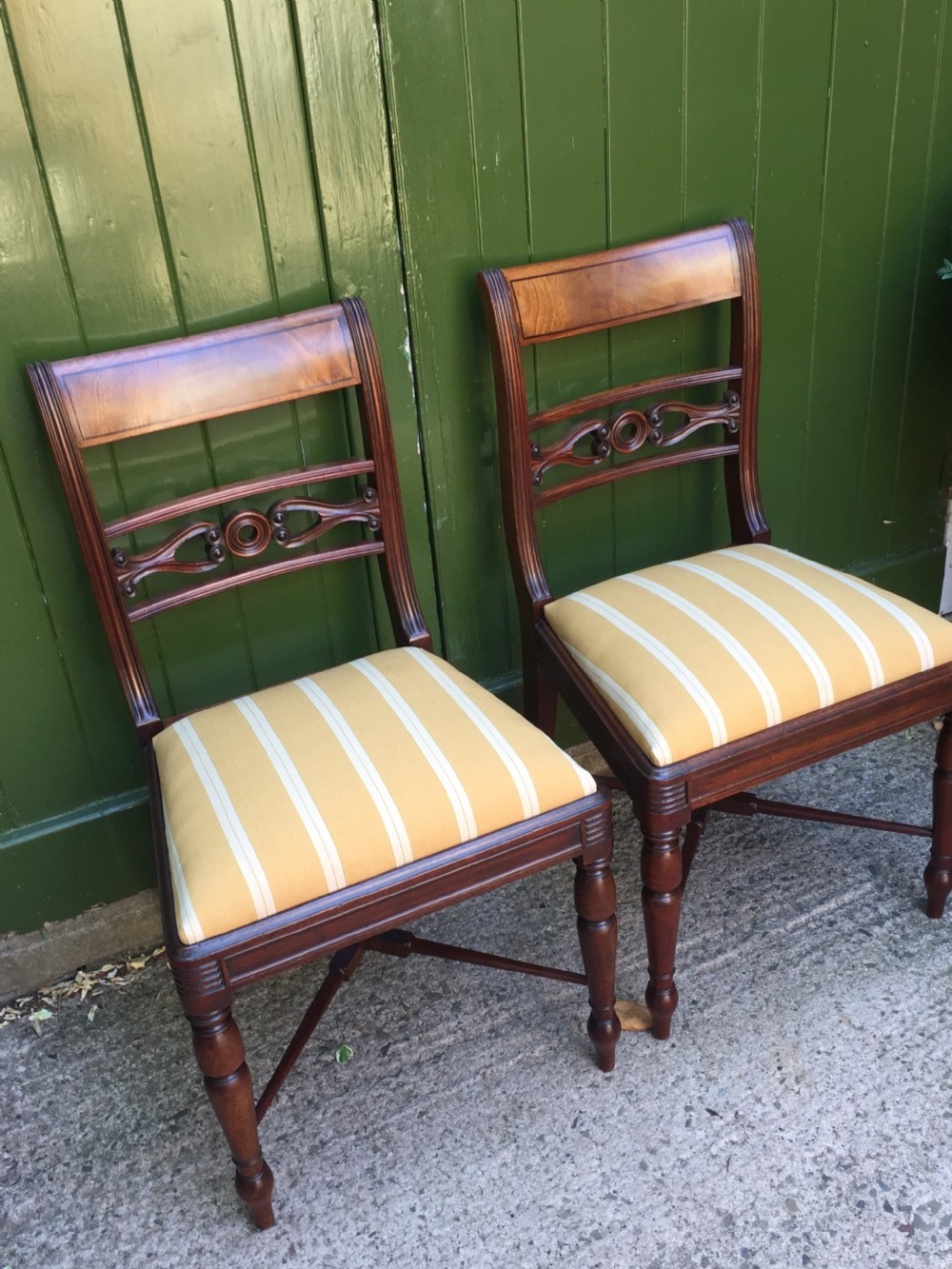 Fine set of 10 early C19th Scottish Regency period mahogany dining chairs. View XVIII