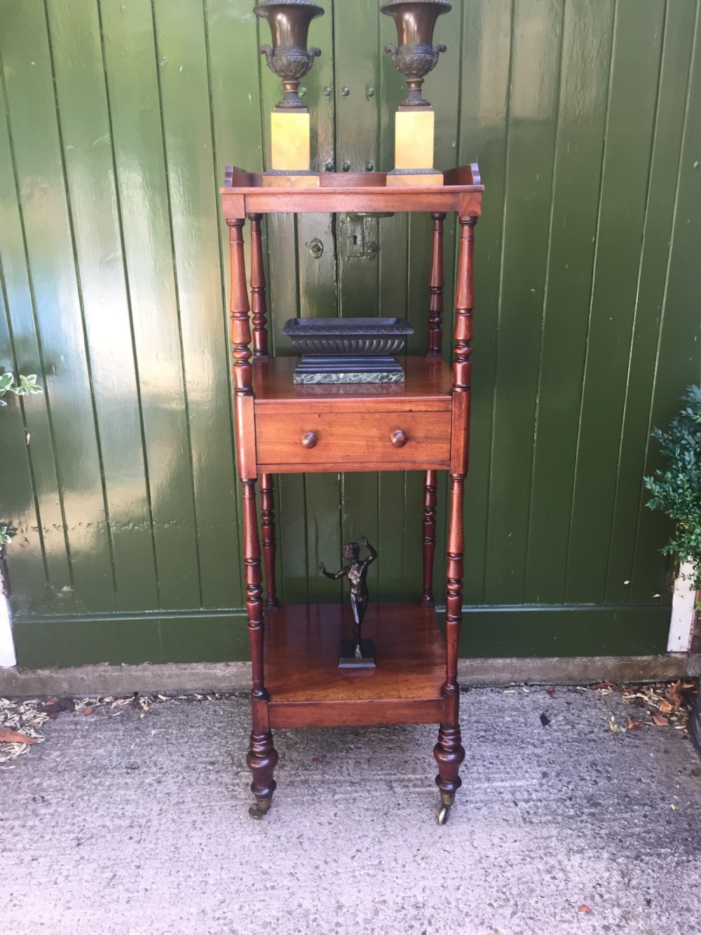 Early C19th George IV period mahogany etagere. View XII