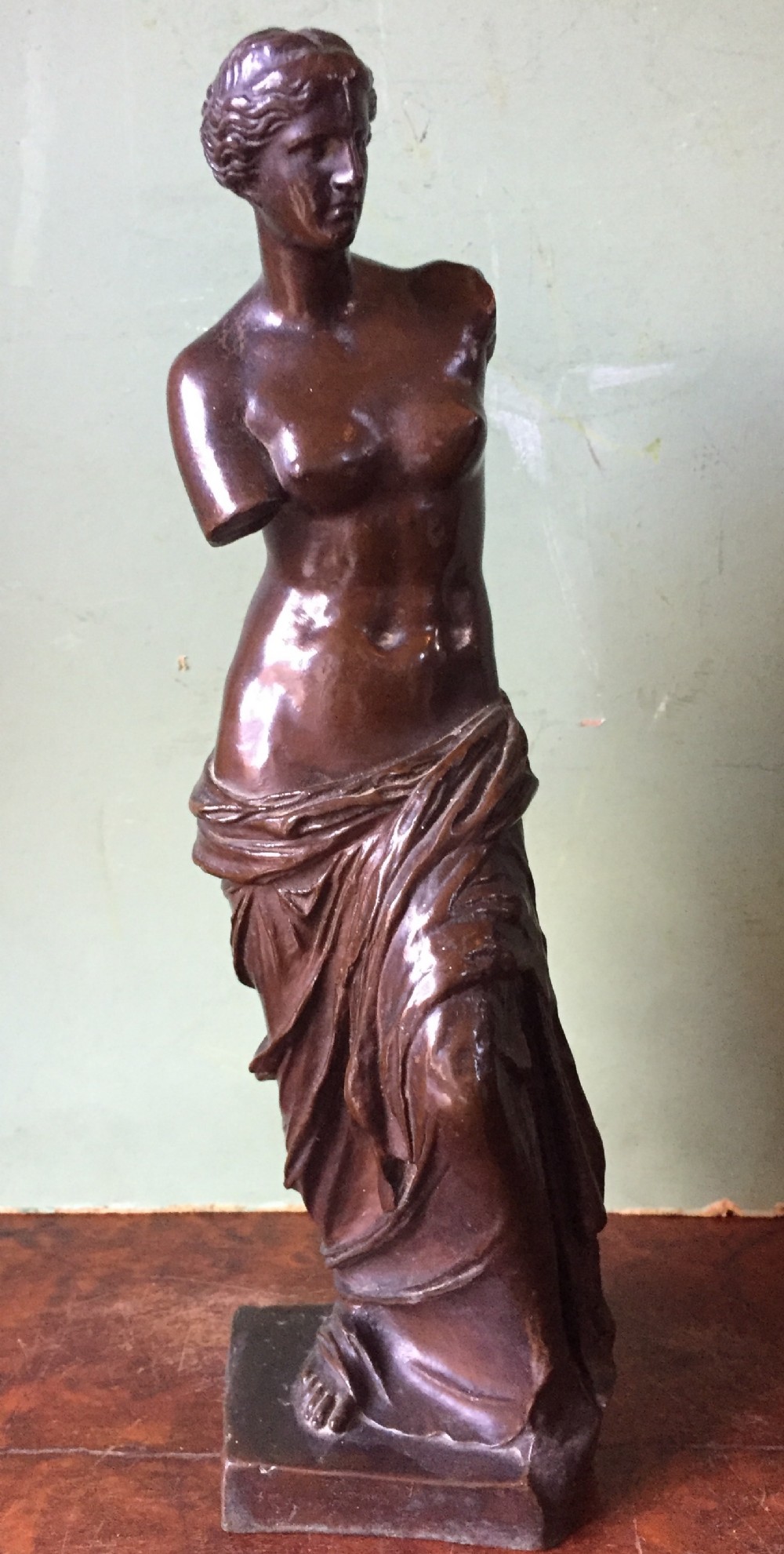 Late C19th 'Grand Tour' souvenir bronze reduction of the 'Venus di Milo' by Ferdinand Barbedienne Foundry , Paris.