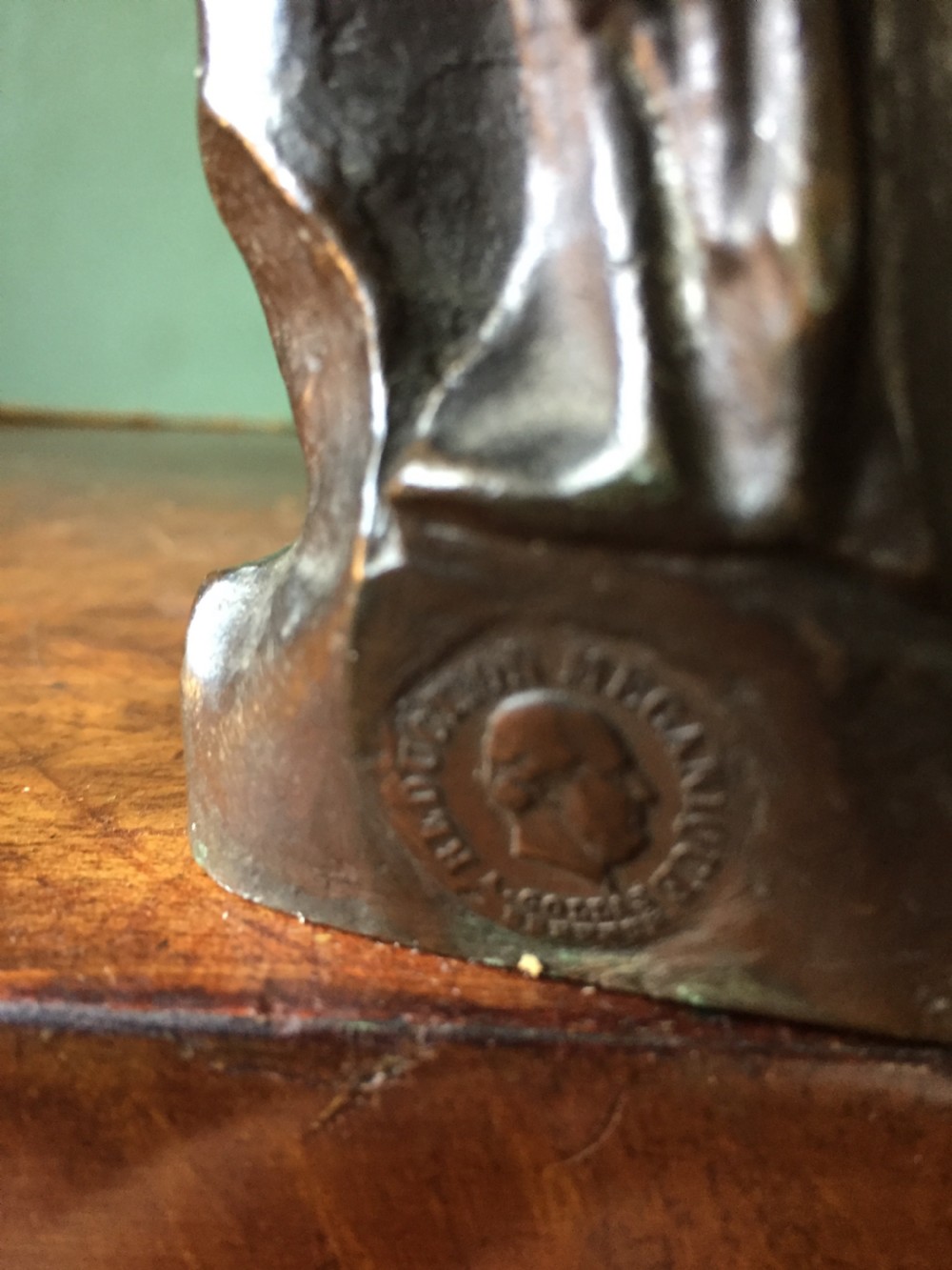 Late C19th 'Grand Tour' souvenir bronze reduction of the 'Venus di Milo' by Ferdinand Barbedienne Foundry , Paris. View IX