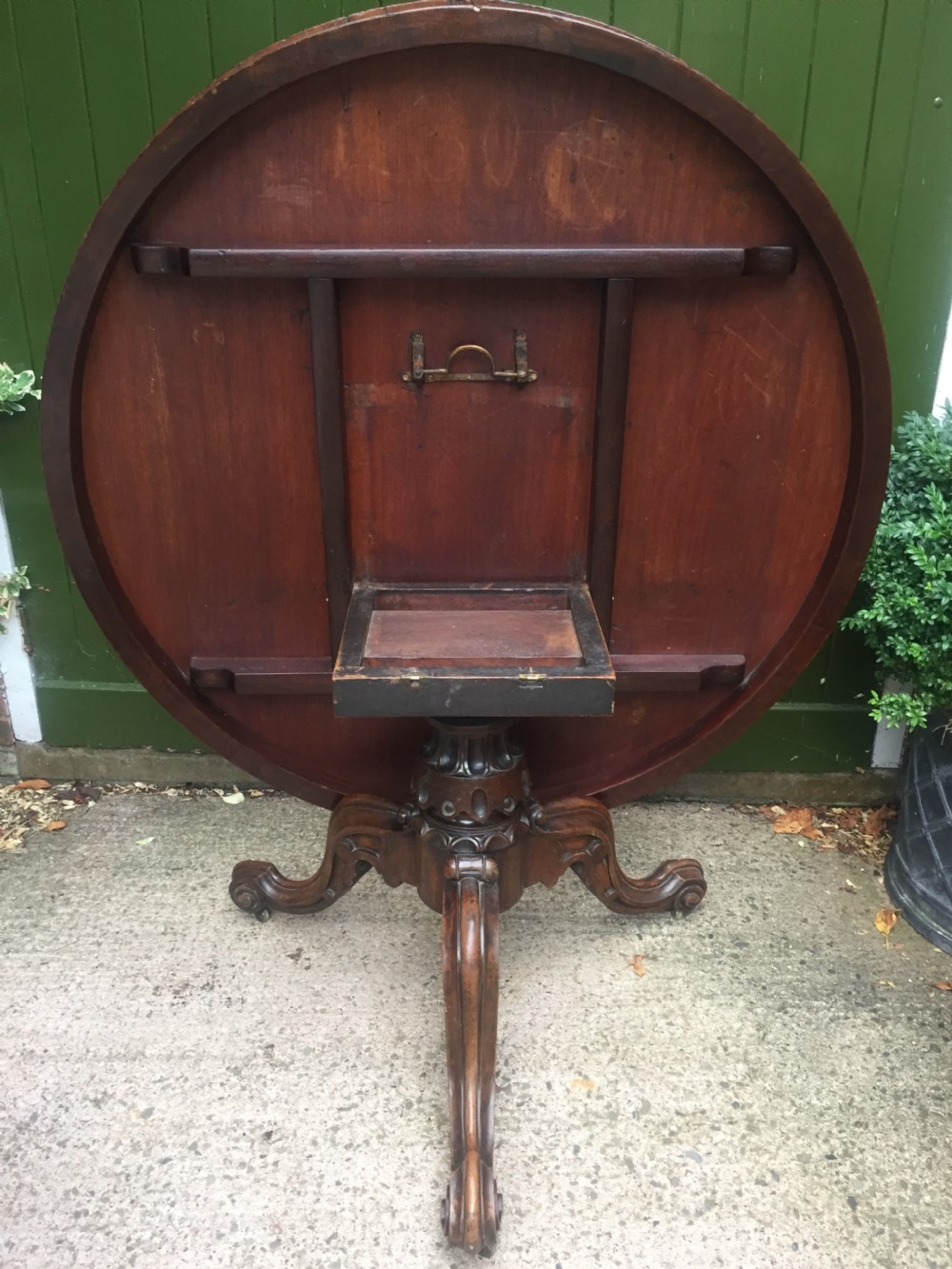 Mid C19th Victorian period figured rosewood circular centre or breakfast table on cabriole support base. View XII