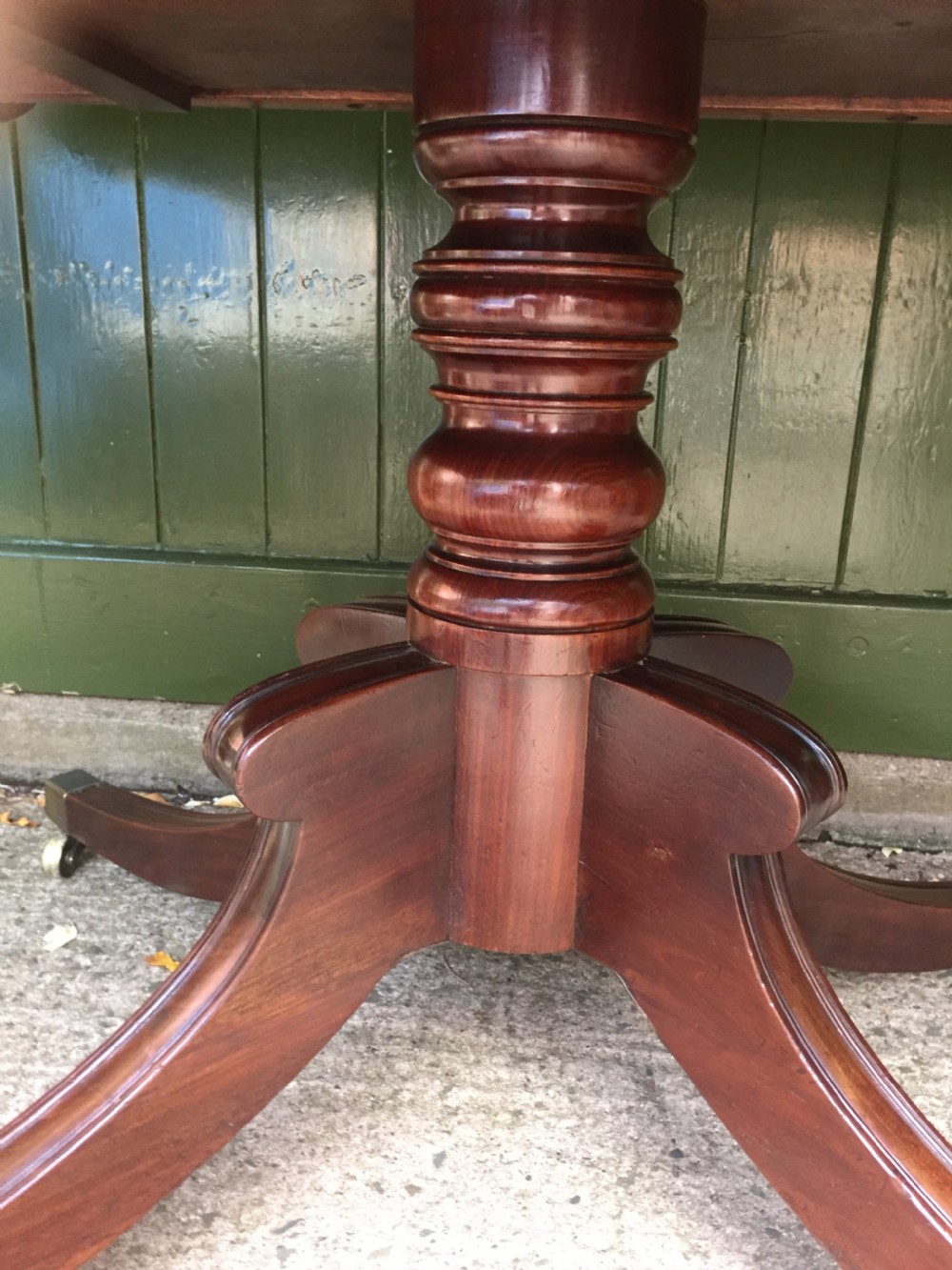 Early C19th Regency period mahogany rectangular breakfast or dining table. View IV