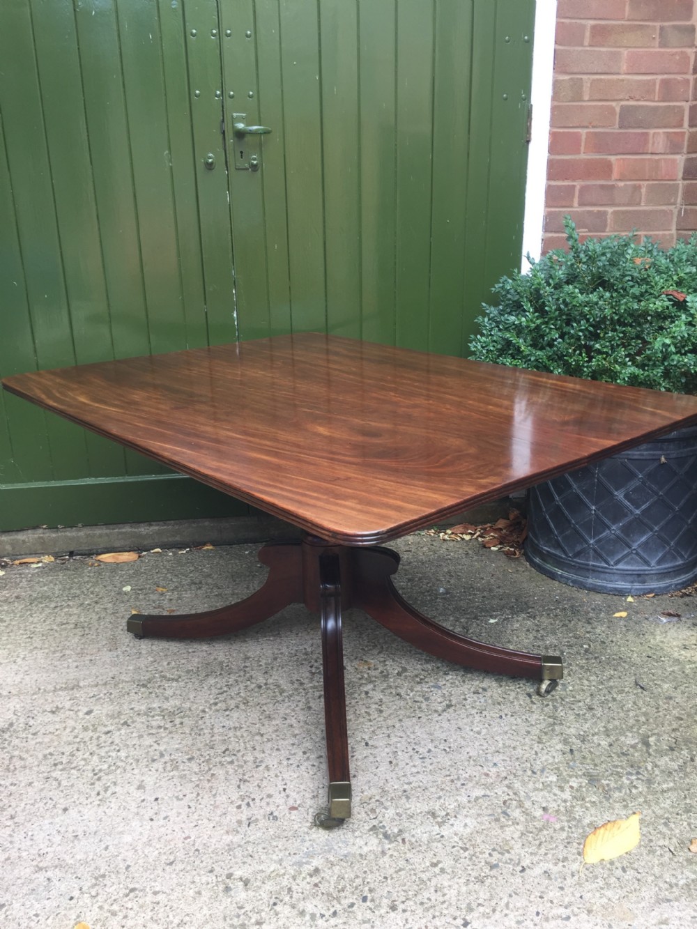 Early C19th Regency period mahogany rectangular breakfast or dining table. View XVIII
