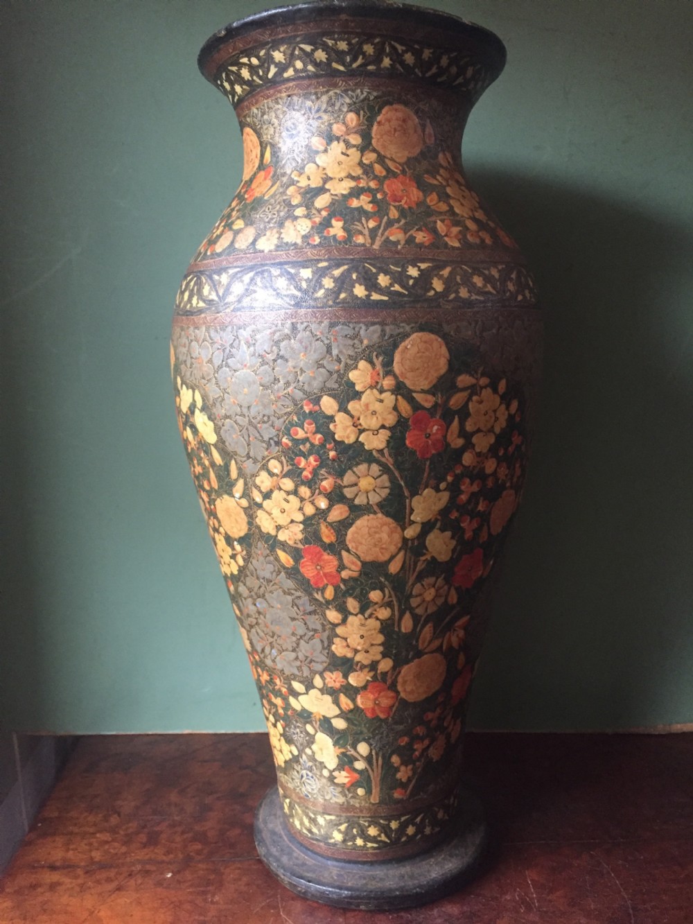 Superbly decorated C19th Indian Kashmiri papier-mâché vase of large scale. View IV