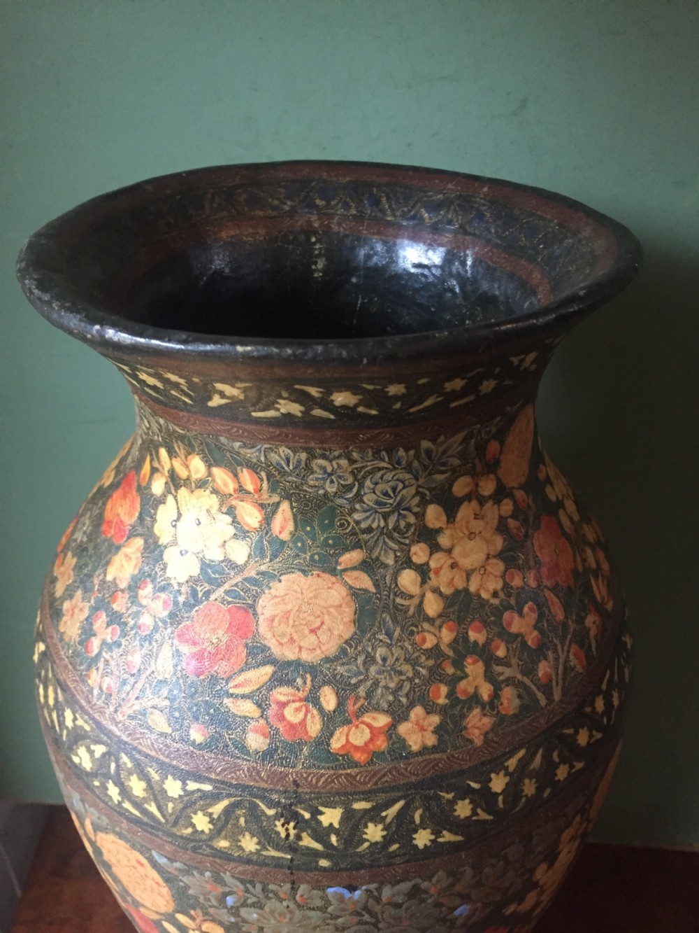 Superbly decorated C19th Indian Kashmiri papier-mâché vase of large scale. View VIII