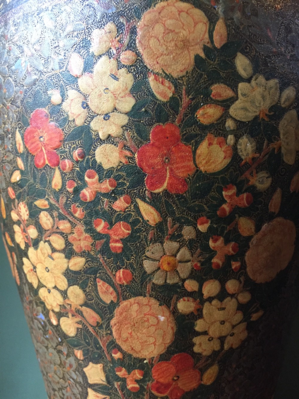 Superbly decorated C19th Indian Kashmiri papier-mâché vase of large scale. View IX