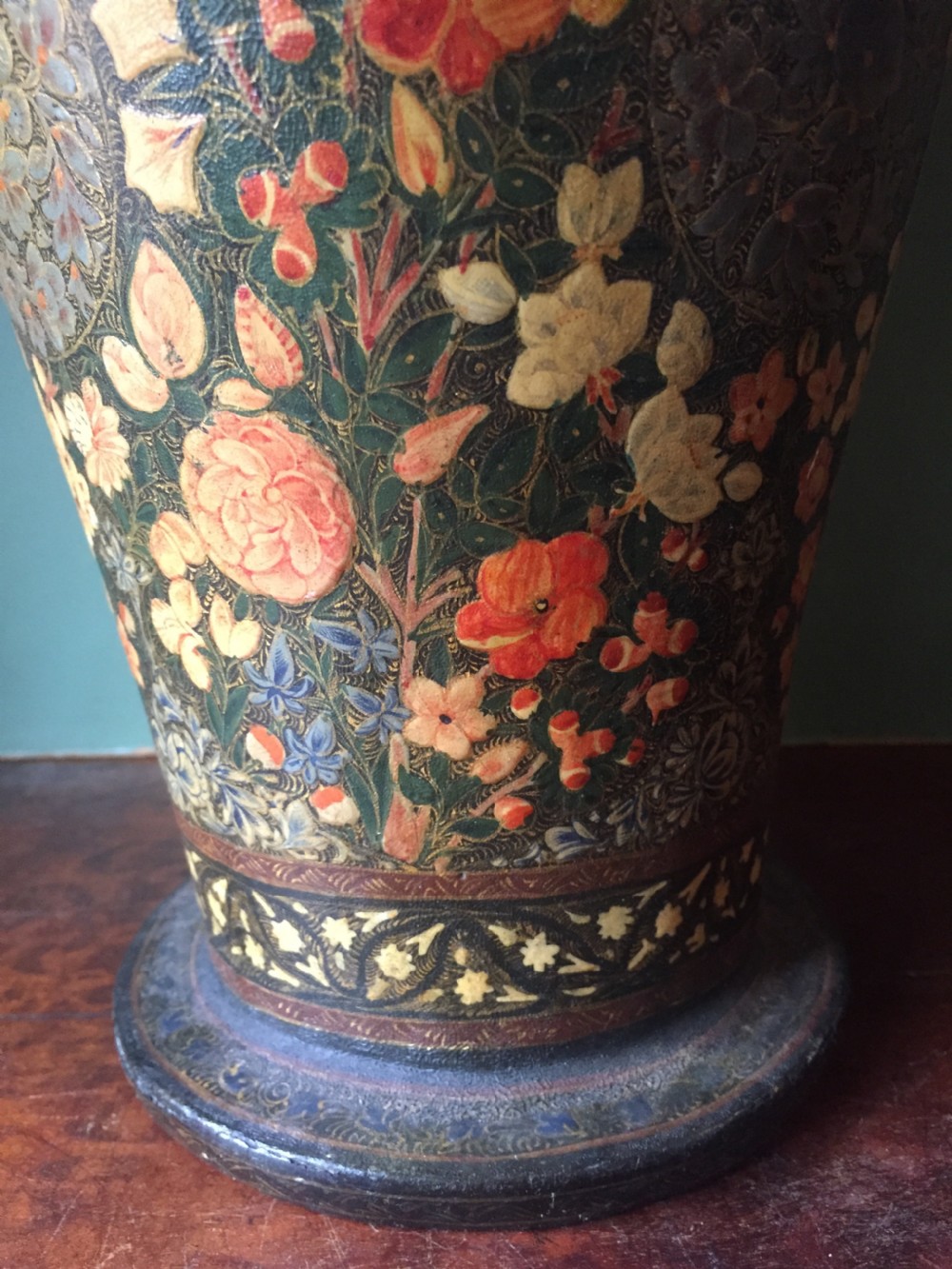 Superbly decorated C19th Indian Kashmiri papier-mâché vase of large scale. View XI