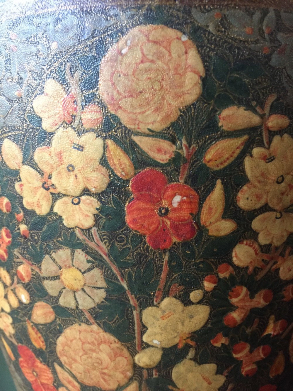 Superbly decorated C19th Indian Kashmiri papier-mâché vase of large scale. View XV
