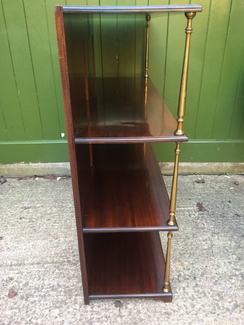 Late C19th mahogany and brass column support 3-tier open book-shelves or display stand . View X