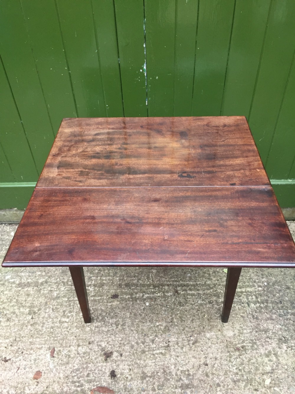 Late C18th George III period mahogany drop-leaf Pembroke 