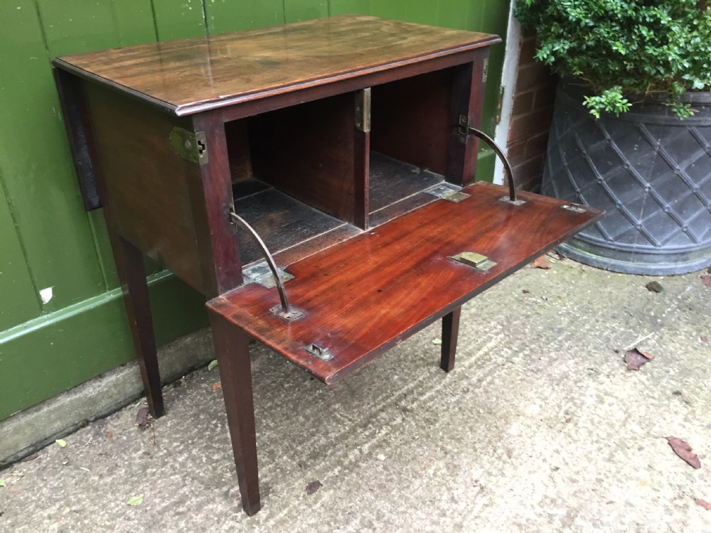Late C18th George III period mahogany drop-leaf Pembroke 