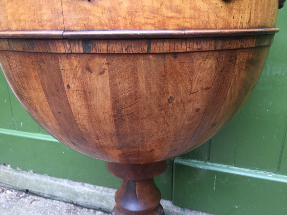 Fine quality early C19th George IV period rosewood and satinwood sewing or work table of unusual form . View XV
