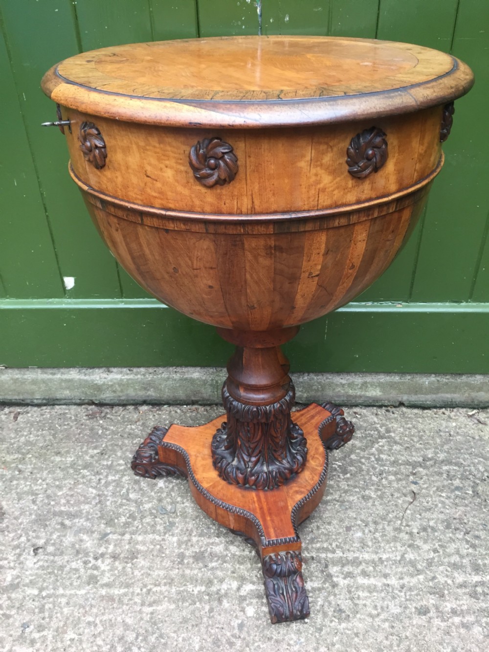 Fine quality early C19th George IV period rosewood and satinwood sewing or work table of unusual form . View XVII