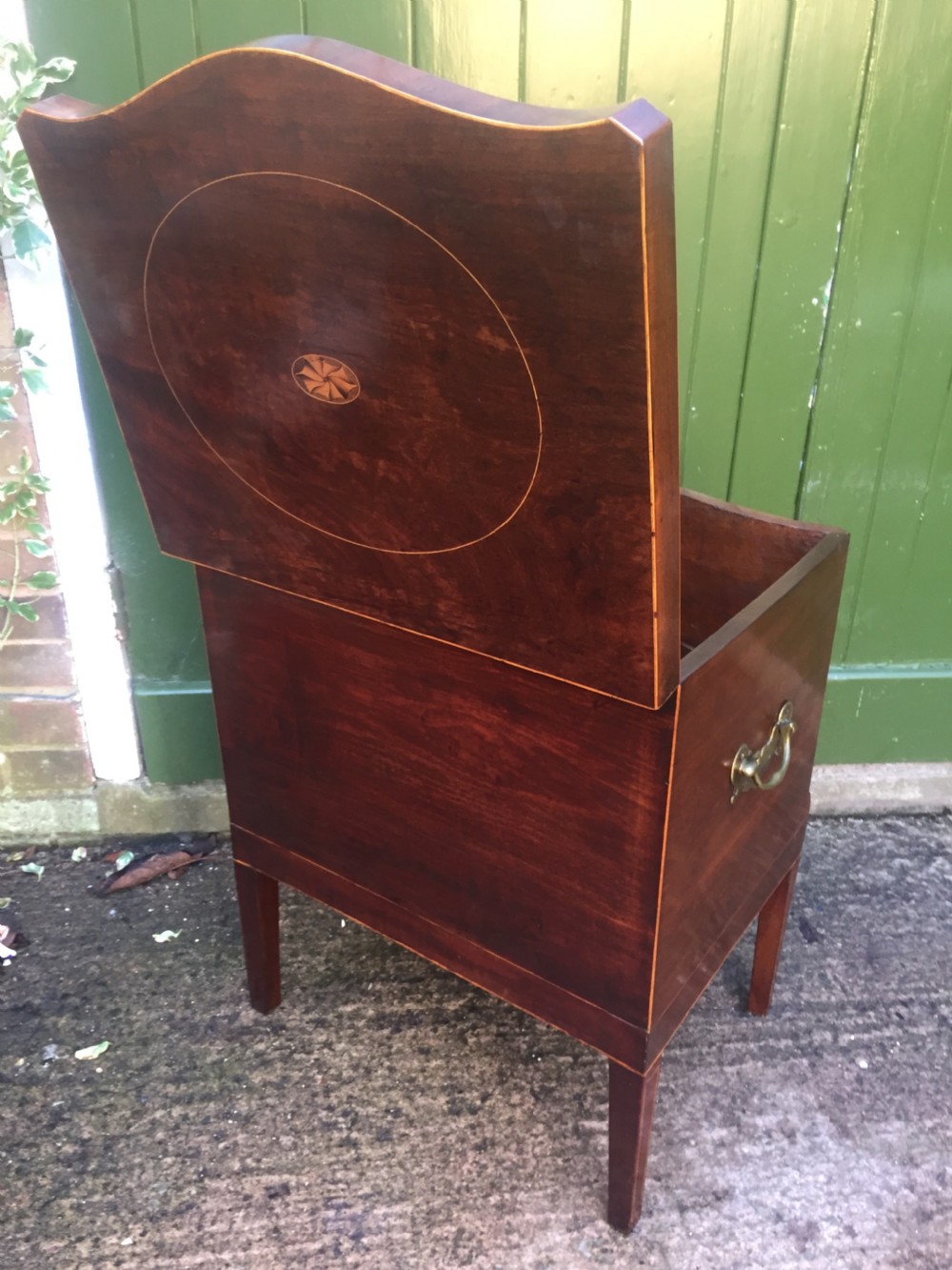 Late C18th George III period Sheraton design mahogany wine cellarette with box-wood and satinwood inlay. View XIII