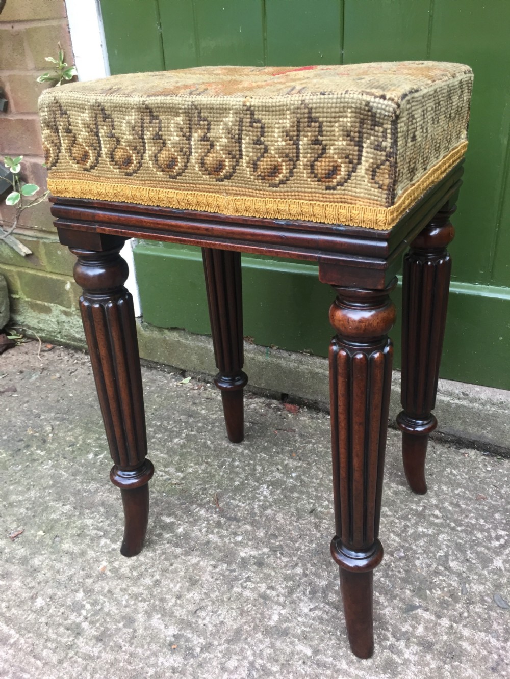 Early C19th George IV period mahogany framed dressing stool in the manner of Gillows of Lancaster. View IV