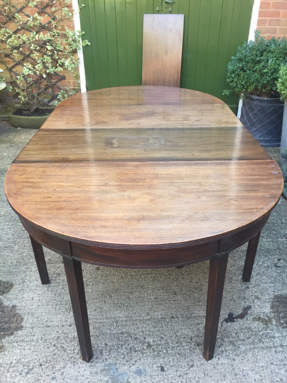 Highly versatile C18th George III period mahogany D-ended dining table with various configuration options in 'as found' country-house condition. View XIII